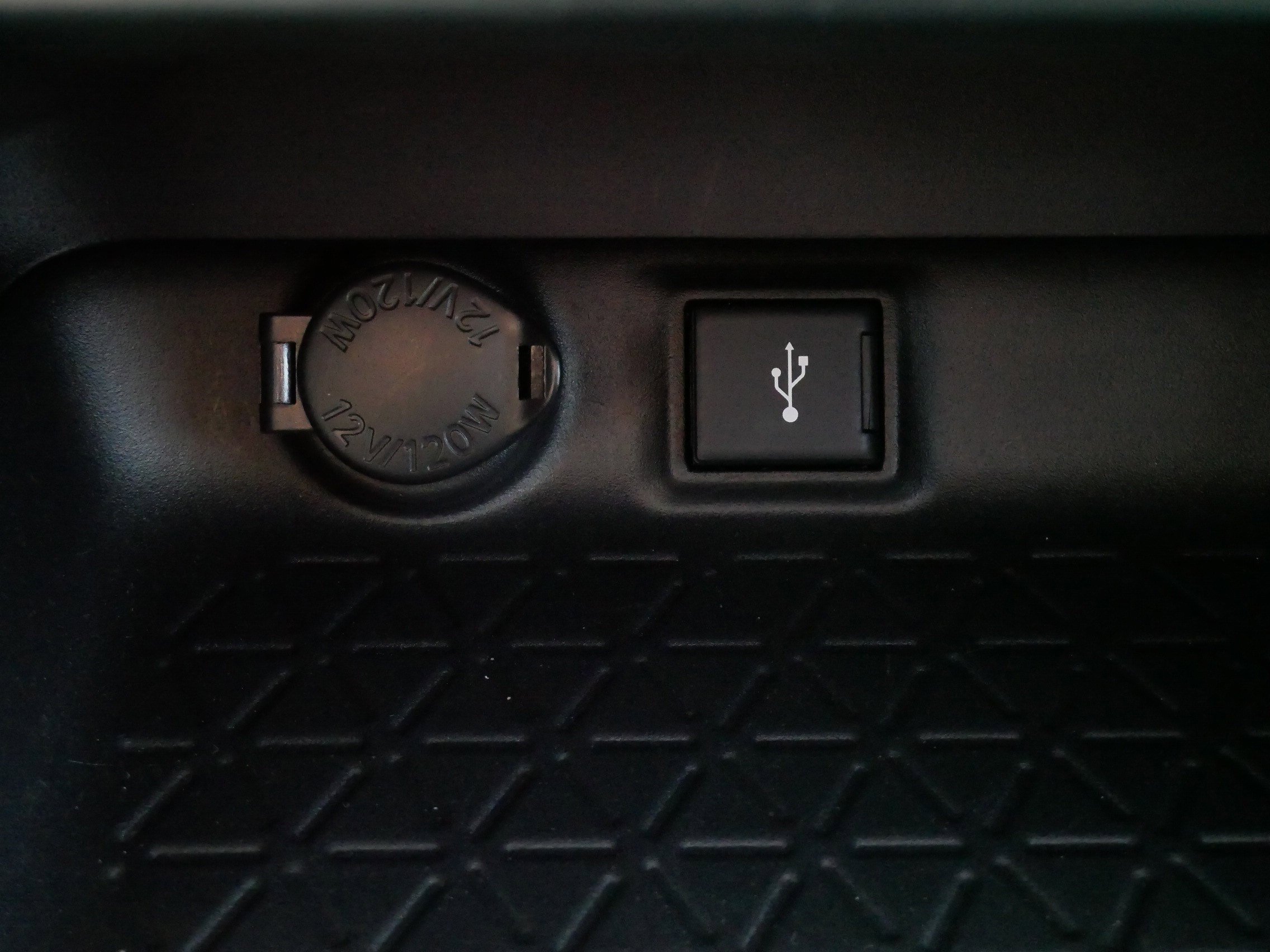 Used 2022 MAGNETIC GRAY M Toyota XLE image 29