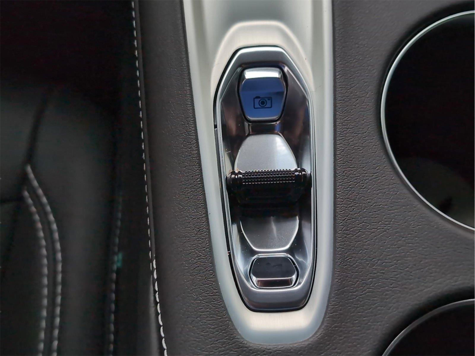New 2026 Arctic White Chevrolet 2LT image 19