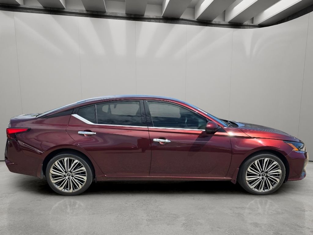 Used 2023 Garnet Pearl Metallic Nissan 2.5 SL image 11