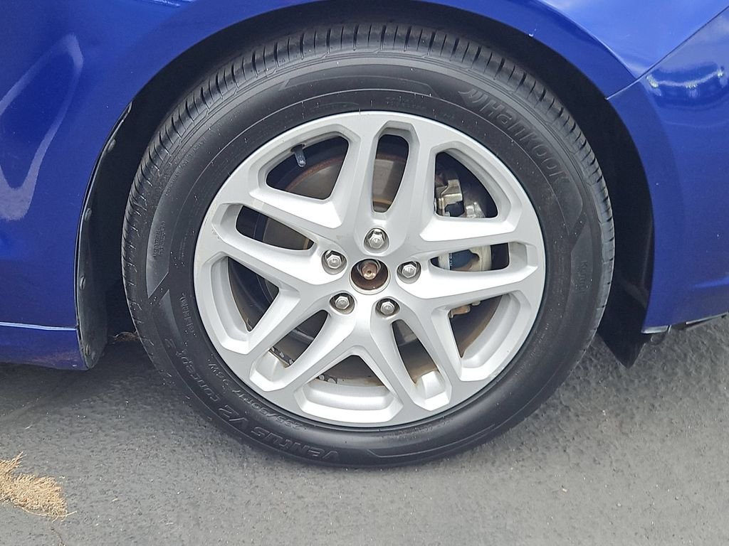 Used 2014 Blue Metallic Ford SE image 30