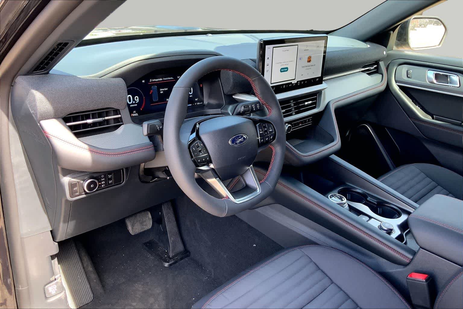 New 2026 Agate Black Metallic Ford ST-Line image 8