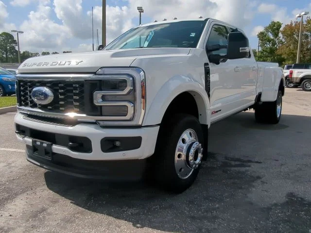 New 2026 Star White Metallic Tri-Coat Ford F-450® Platinum® image 8