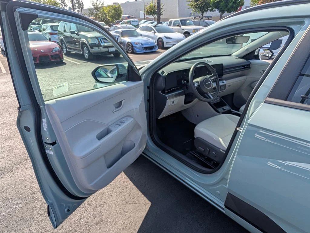 Used 2024 Green Hyundai SEL image 33