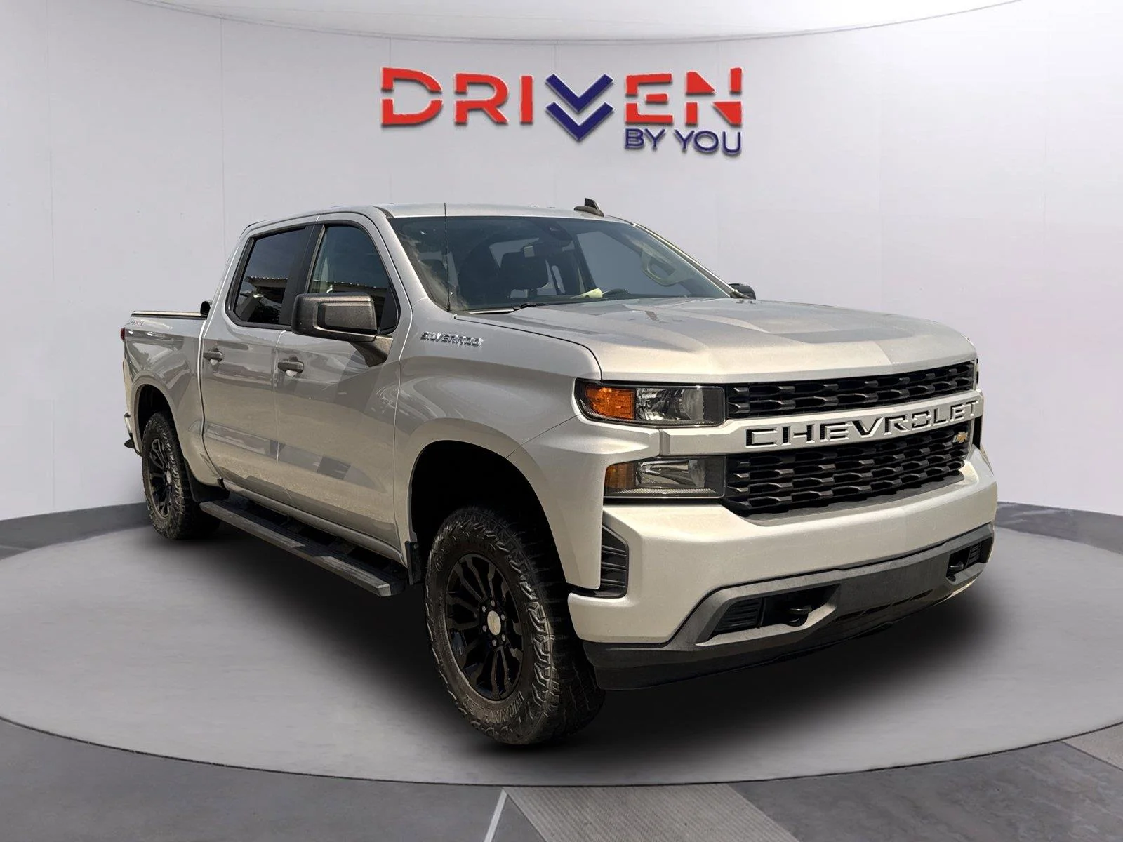 Used 2022 SILVER ICE METALLIC Chevrolet Custom image 2