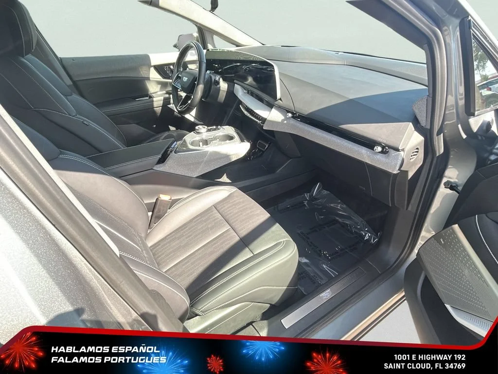 Used 2025 Argent Silver Metallic Cadillac Sport 2 image 31