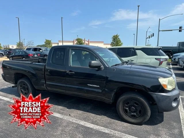 Used 2006  Toyota Y image 1