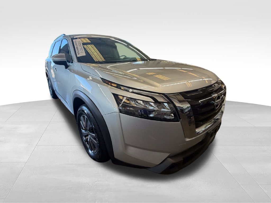 Used 2025 Silver Nissan SV image 7