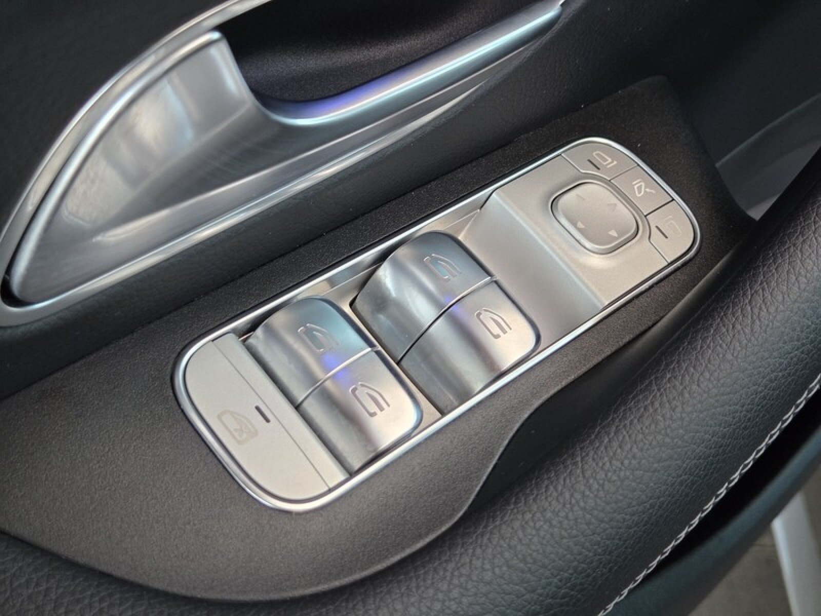 Certified Used 2025 Selenite Grey Metallic Mercedes-Benz GLE 580 image 24