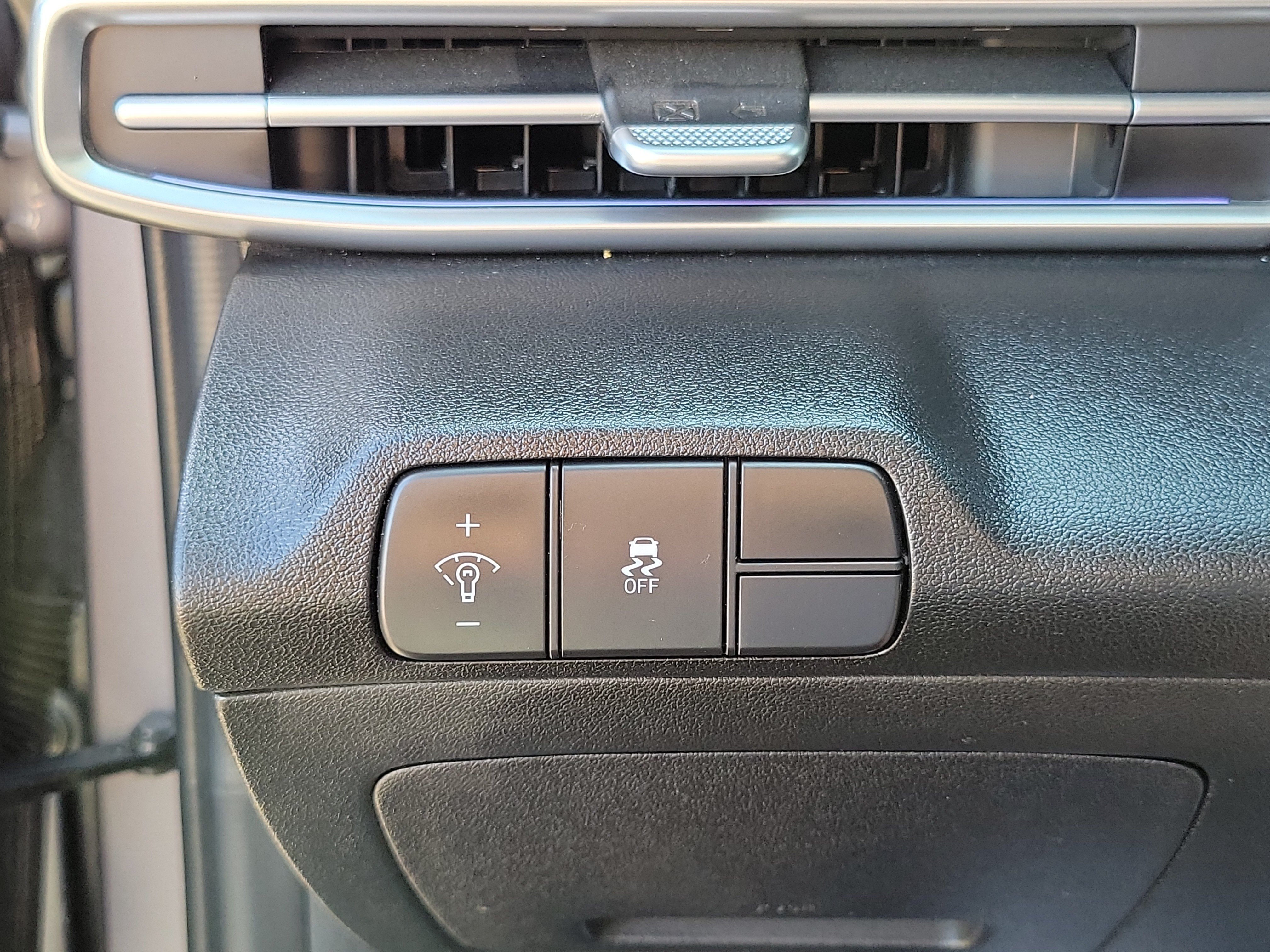 2024 Hyundai Elantra SEL - Photo 12