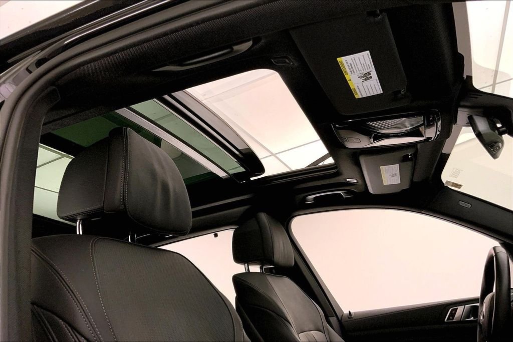 Used 2022 Black Sapphire Metallic BMW  image 26