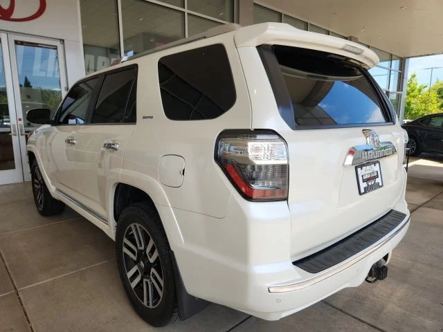 Certified Used 2016  Toyota Limited image 10
