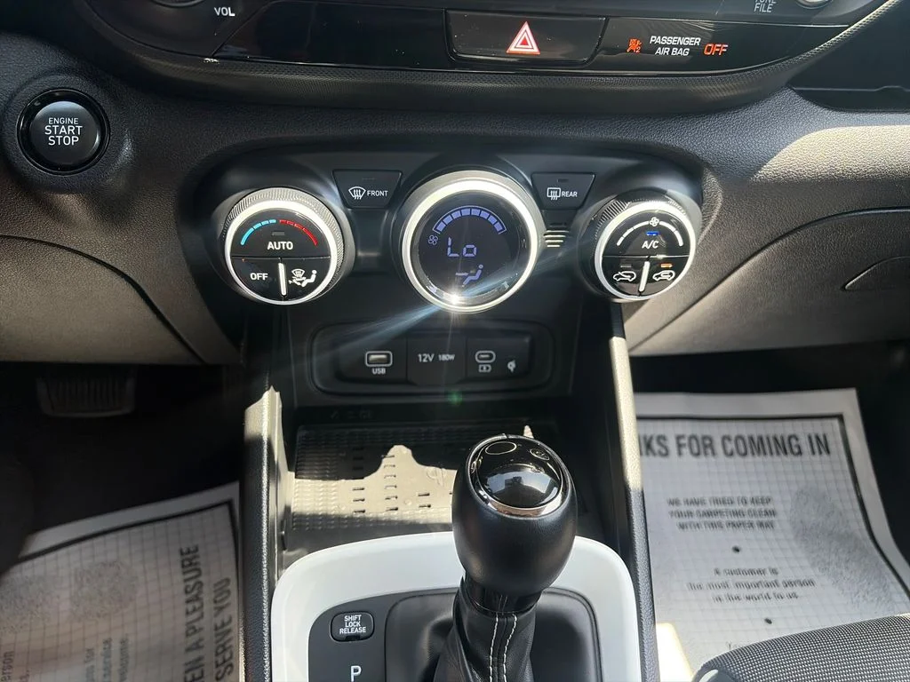 Used 2025 White Hyundai Limited image 18