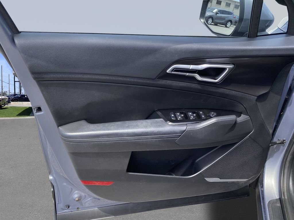 Used 2024 Everlasting Silver Kia EX image 17