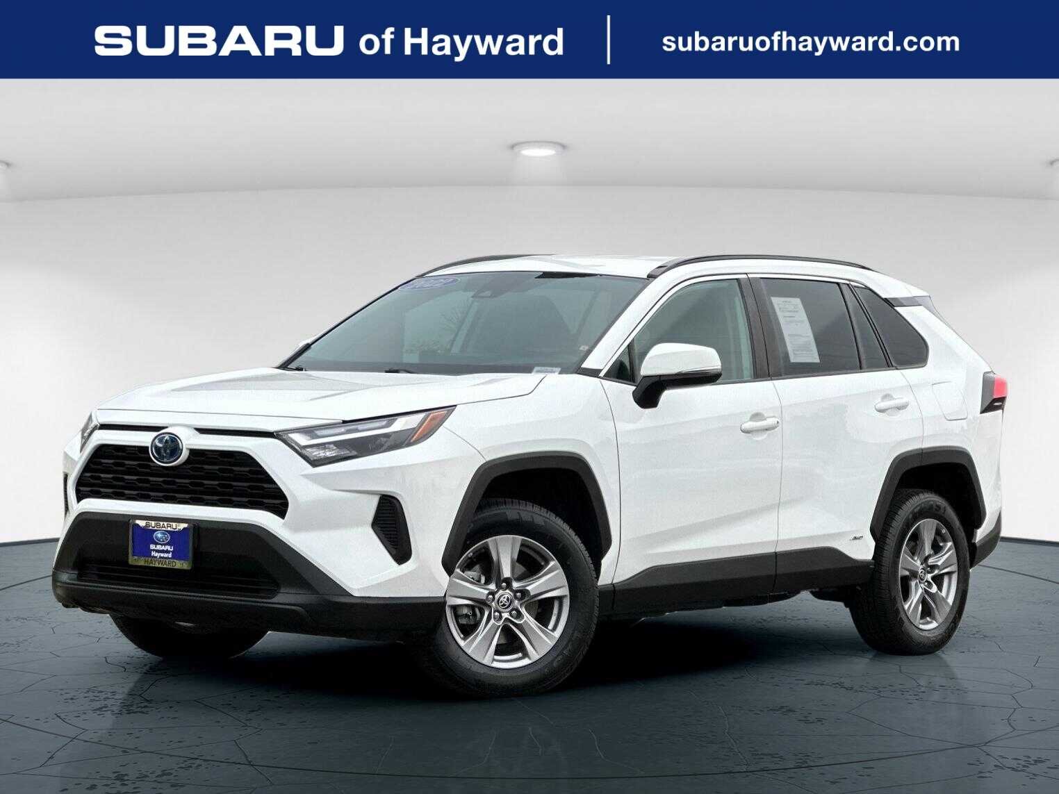 Used 2022 White Toyota XLE 4D Sport Utility image 1