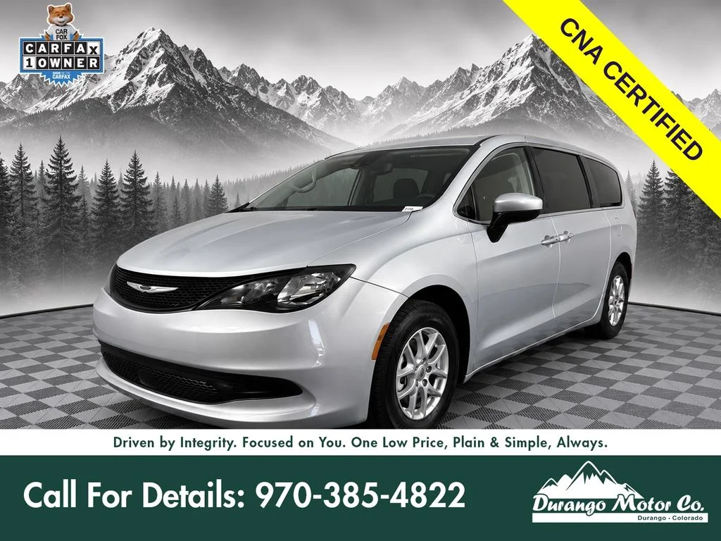 2023 Chrysler Voyager LX's photo