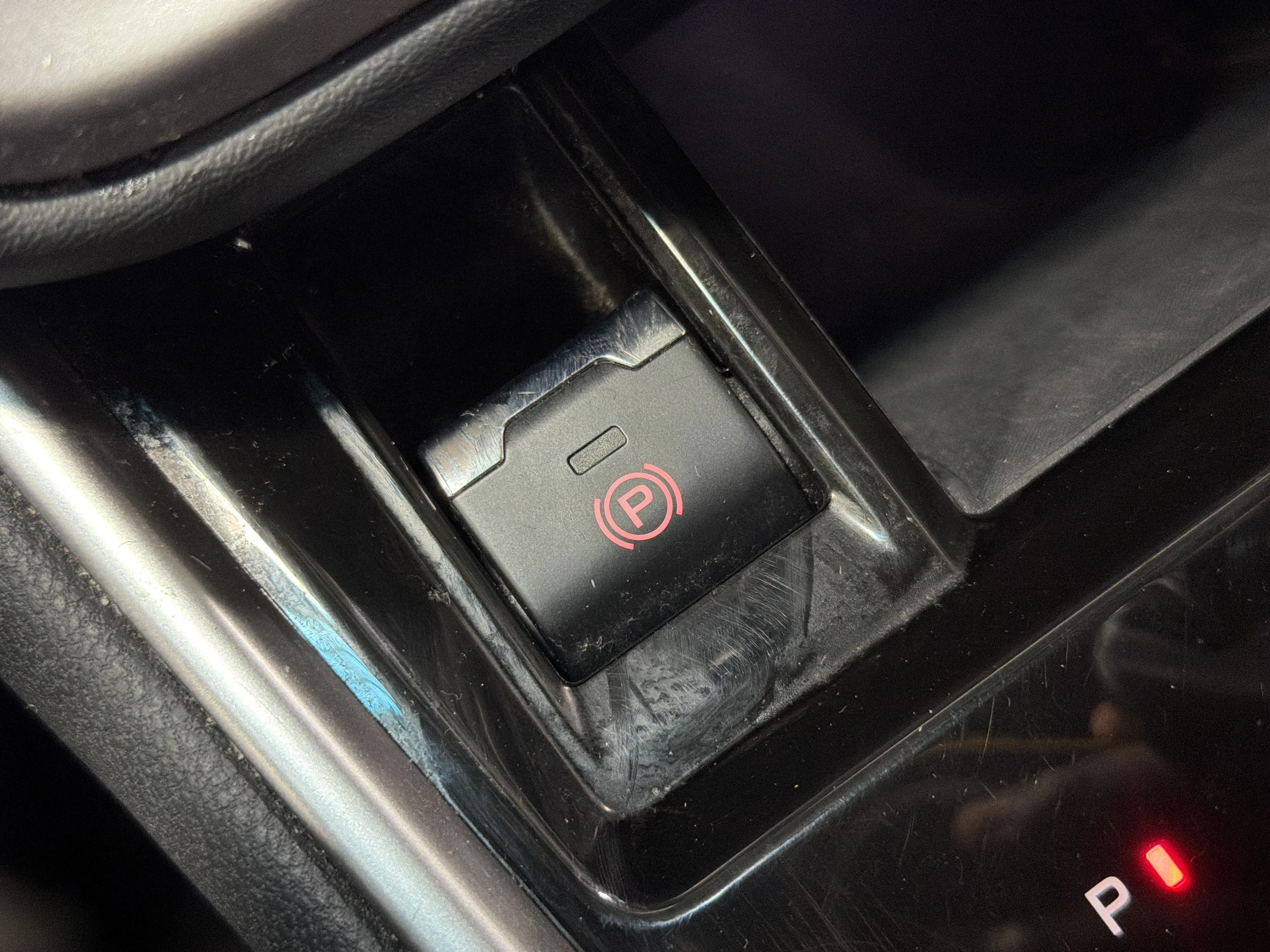 Used 2020 Magnetite Gray Metallic Subaru Limited image 28