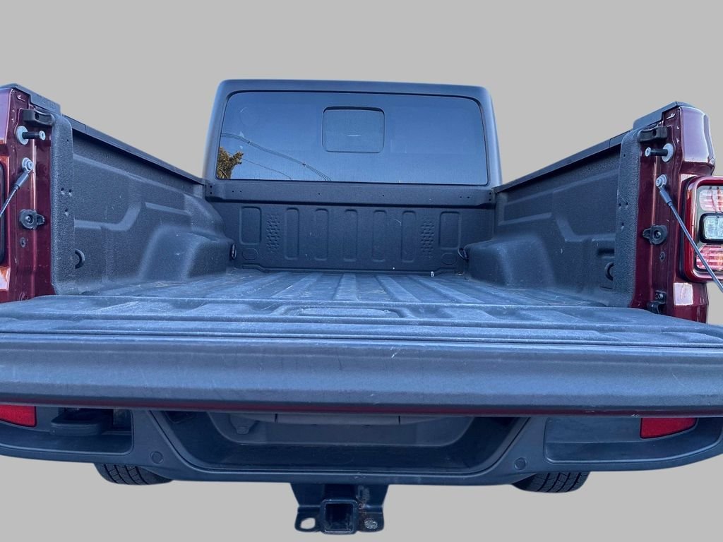 Used 2021  Jeep Overland image 12