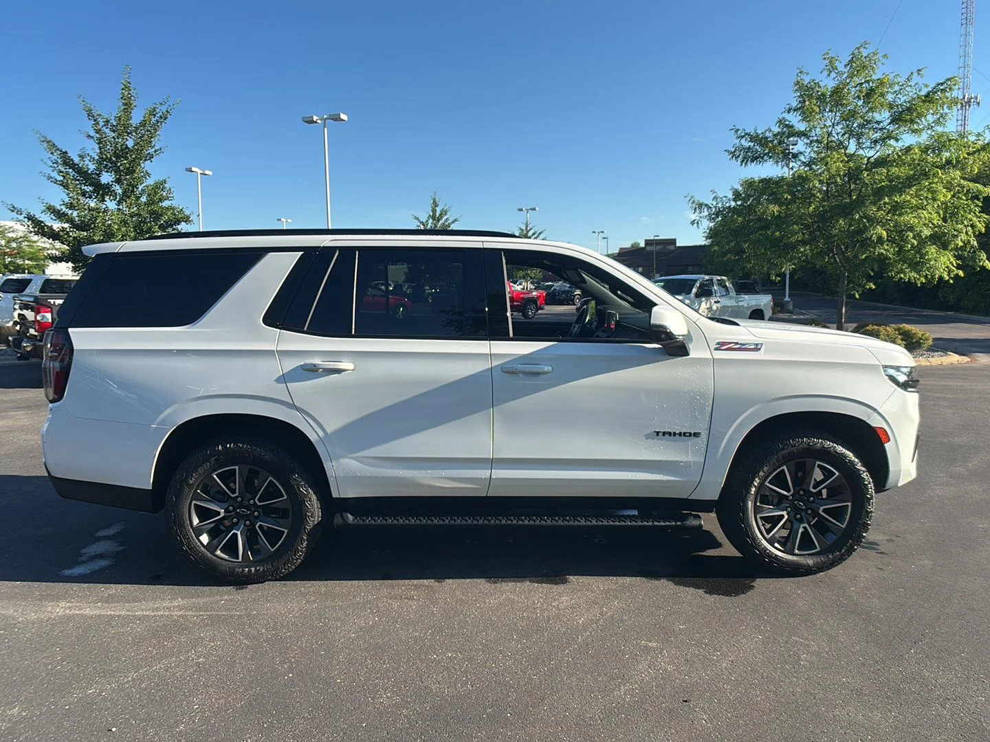Used 2023 Summit White Chevrolet Z71 image 9