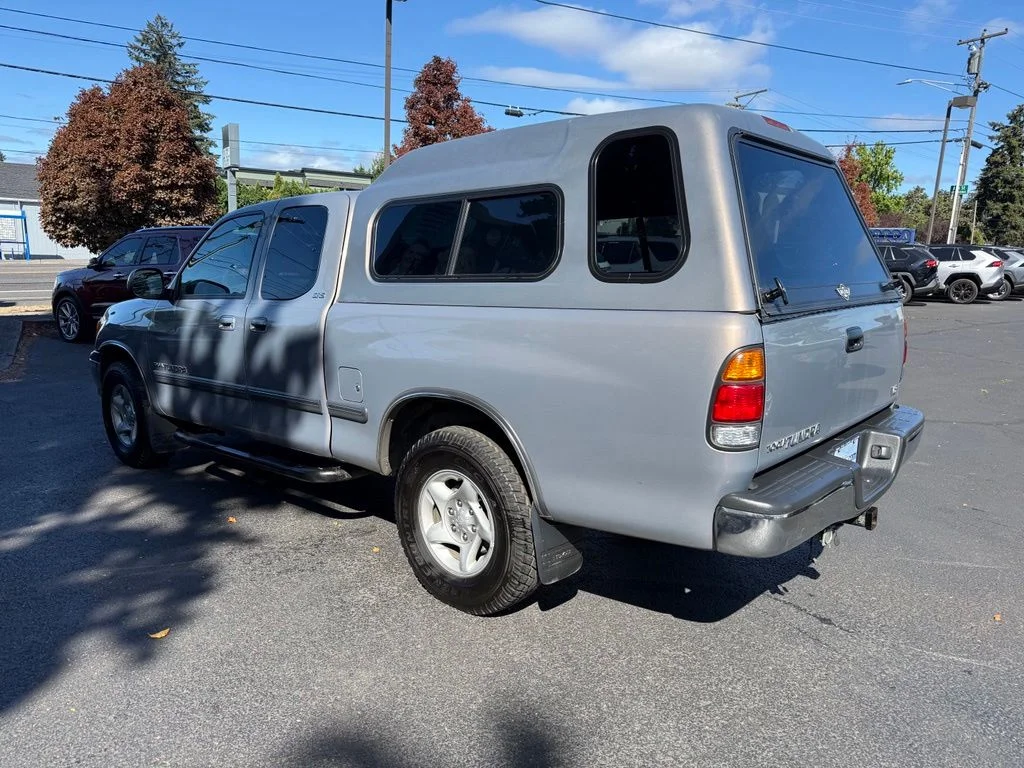 Used 2000 Gray Toyota SR5 image 8