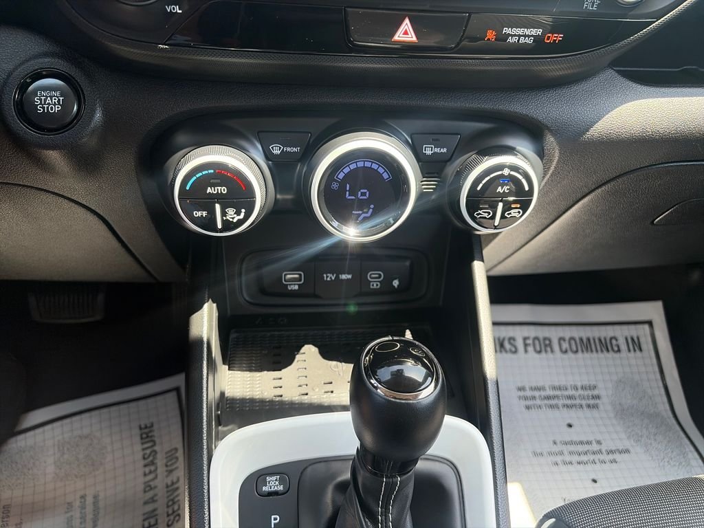 Used 2025 White Hyundai Limited image 18