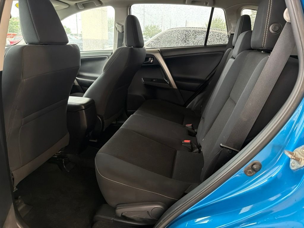 Used 2018 Electric Toyota XLE image 19