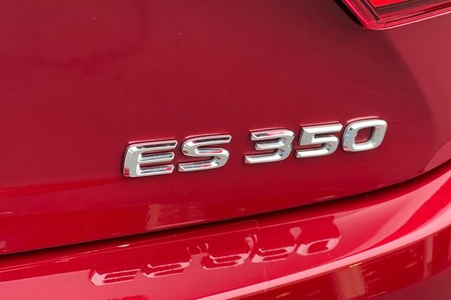 Used 2016 Red Lexus 350 image 34