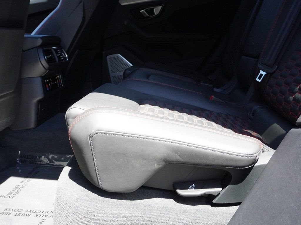 Used 2020 Black Lamborghini Base image 38