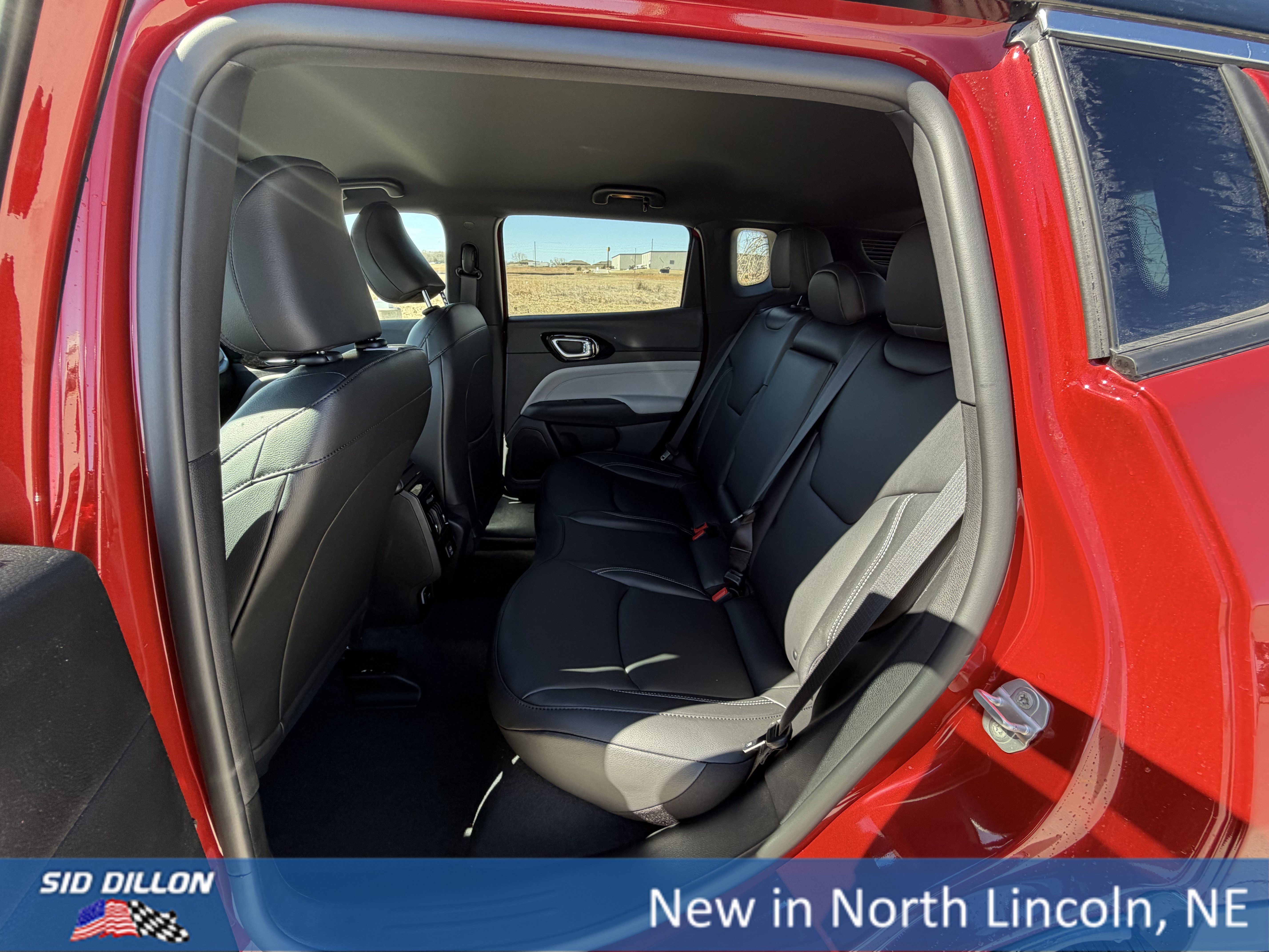New 2026 Red Hot Pearl-Coat Exterior Paint Jeep Limited image 16