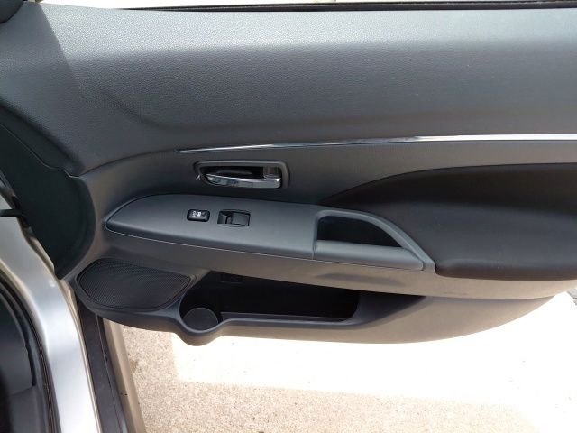 Used 2025 Black Mitsubishi 2.0 ES image 27
