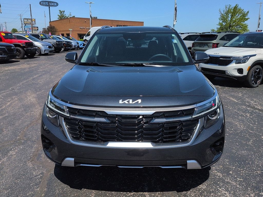 New 2026 Gravity Gray Kia EX image 3