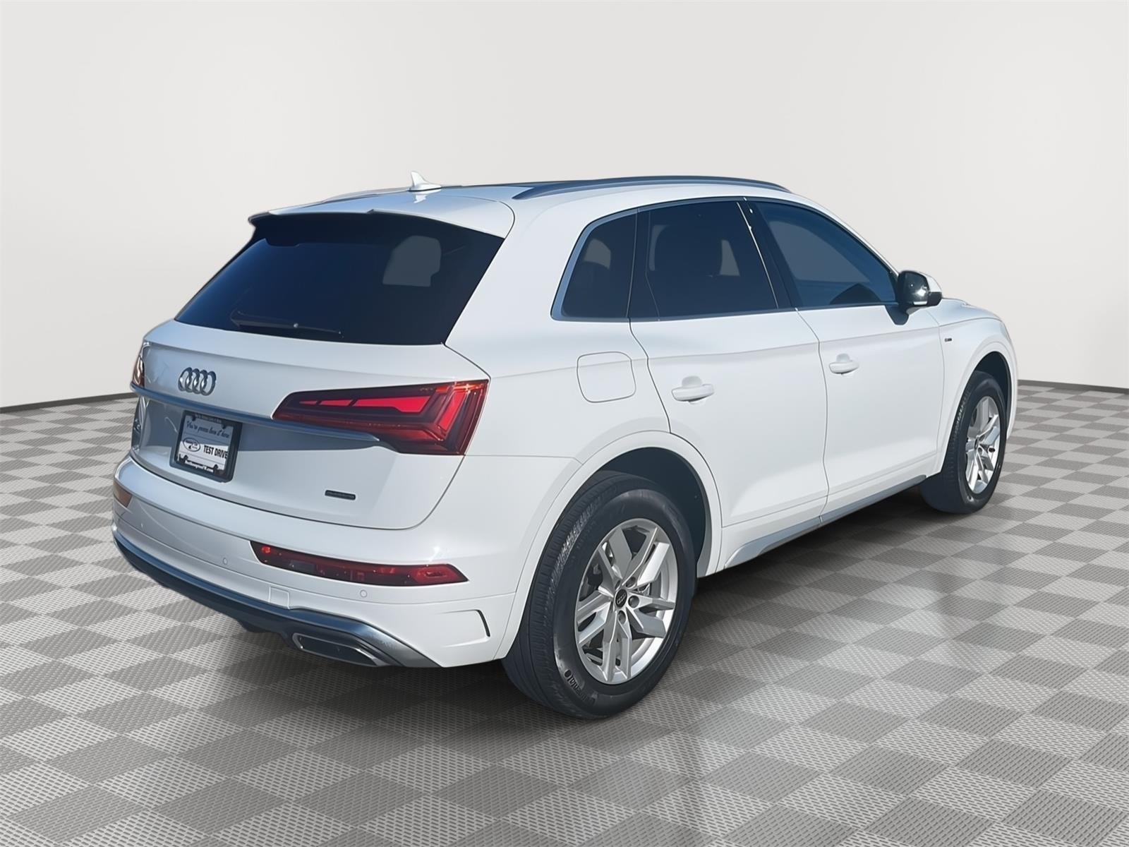Used 2023 Glacier White Metallic Audi S line Premium image 5