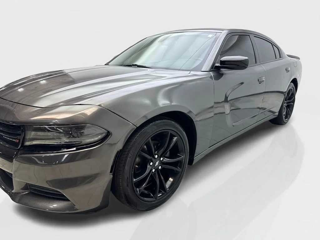Used 2018 Gray Dodge SXT image 11