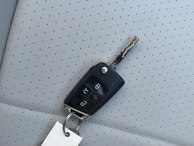 Certified Used 2021 White Volkswagen 2.0T SE image 34