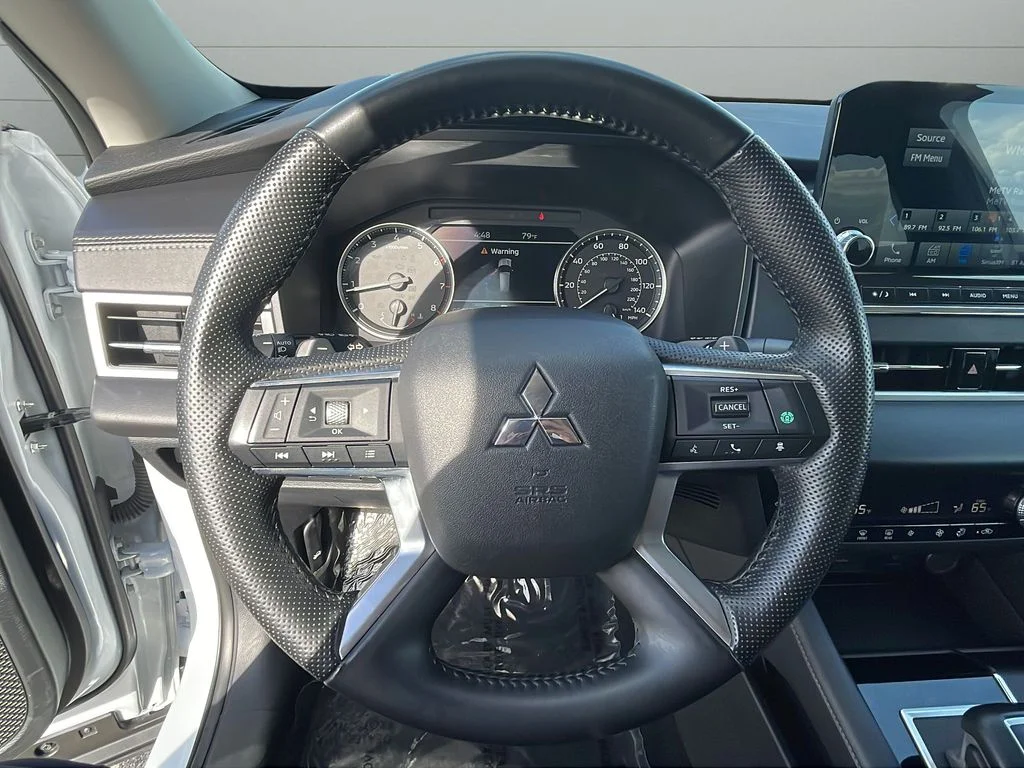 Used 2024 Silver Mitsubishi SE image 37