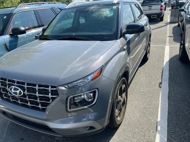 Used 2022 Gray Hyundai Limited image 1
