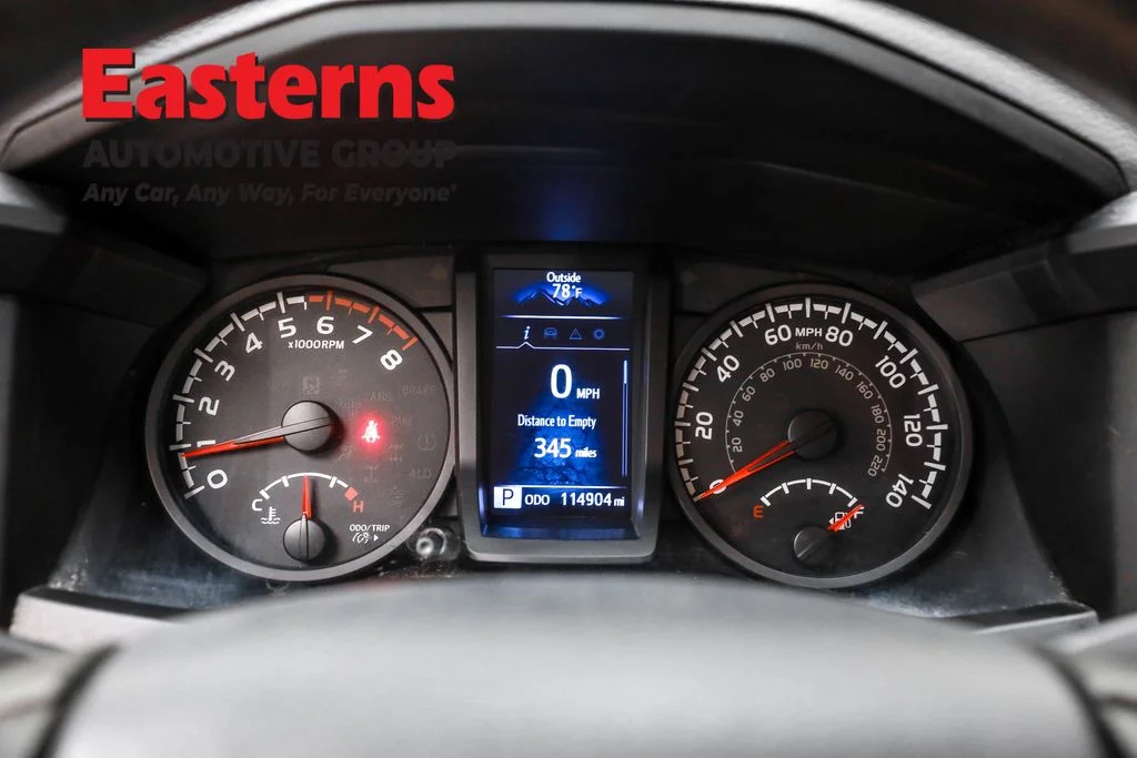 Used 2019 White Toyota SR image 17