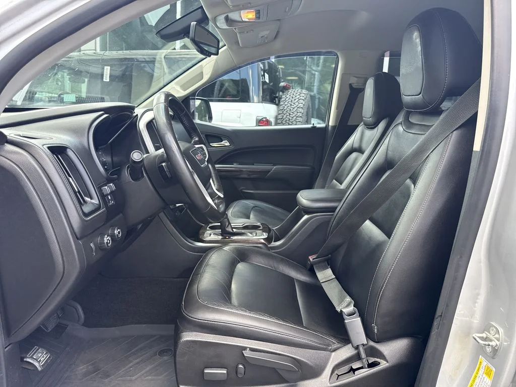 Used 2017 Silver GMC SLT image 16