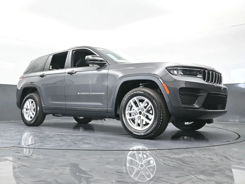 New 2026 Baltic Gray Metallic Clearcoat Jeep Laredo X image 60
