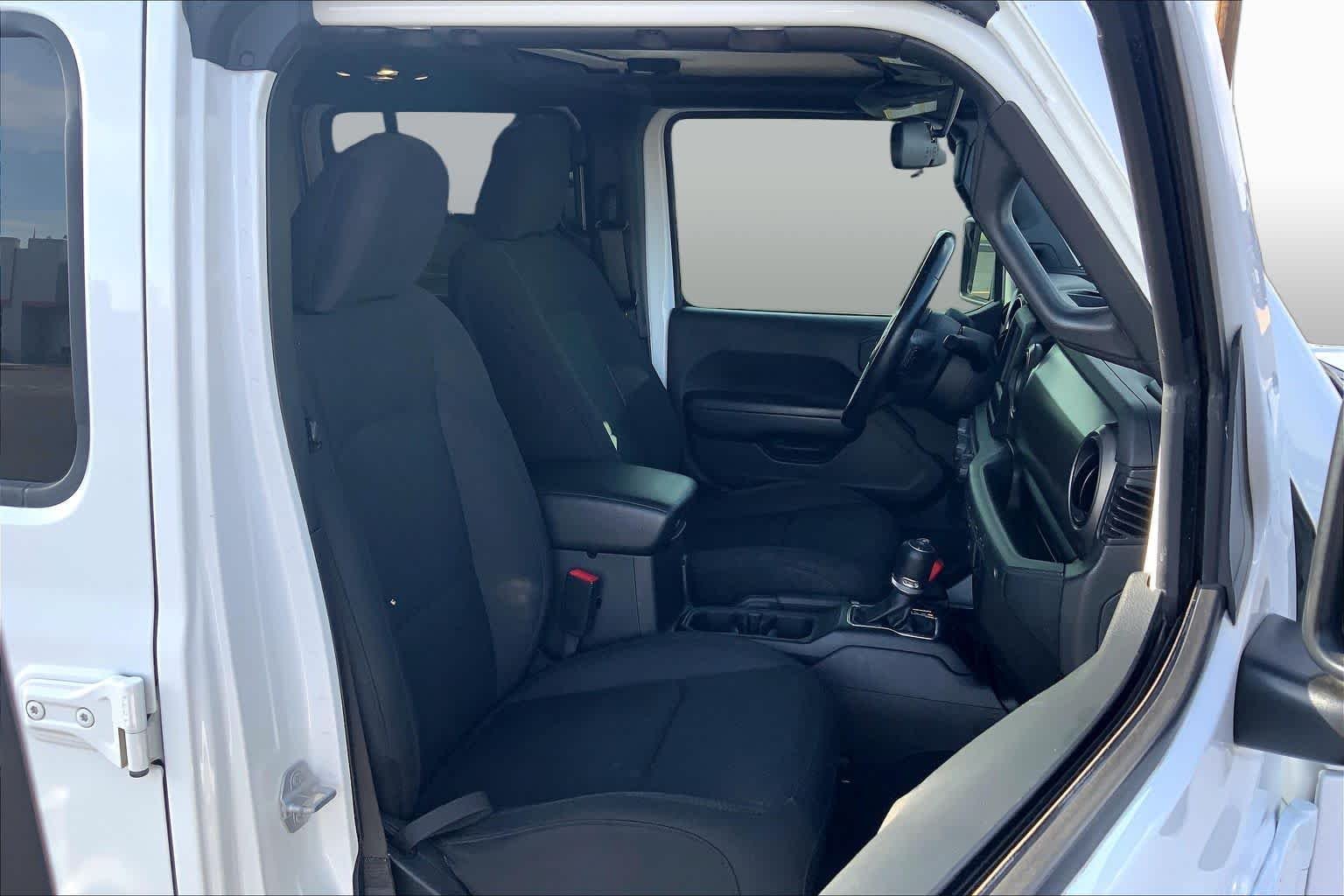 Used 2019 Bright White Clearcoat Jeep Sport S image 9