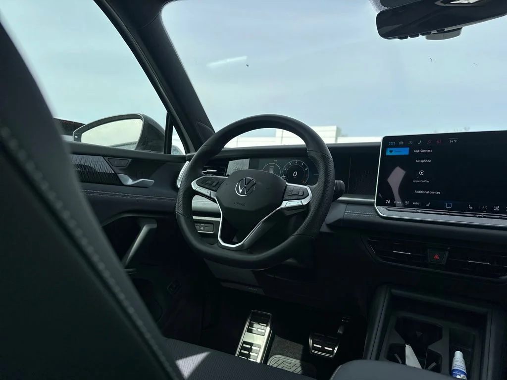 New 2026  Volkswagen 2.0T SE R-Line Black image 15