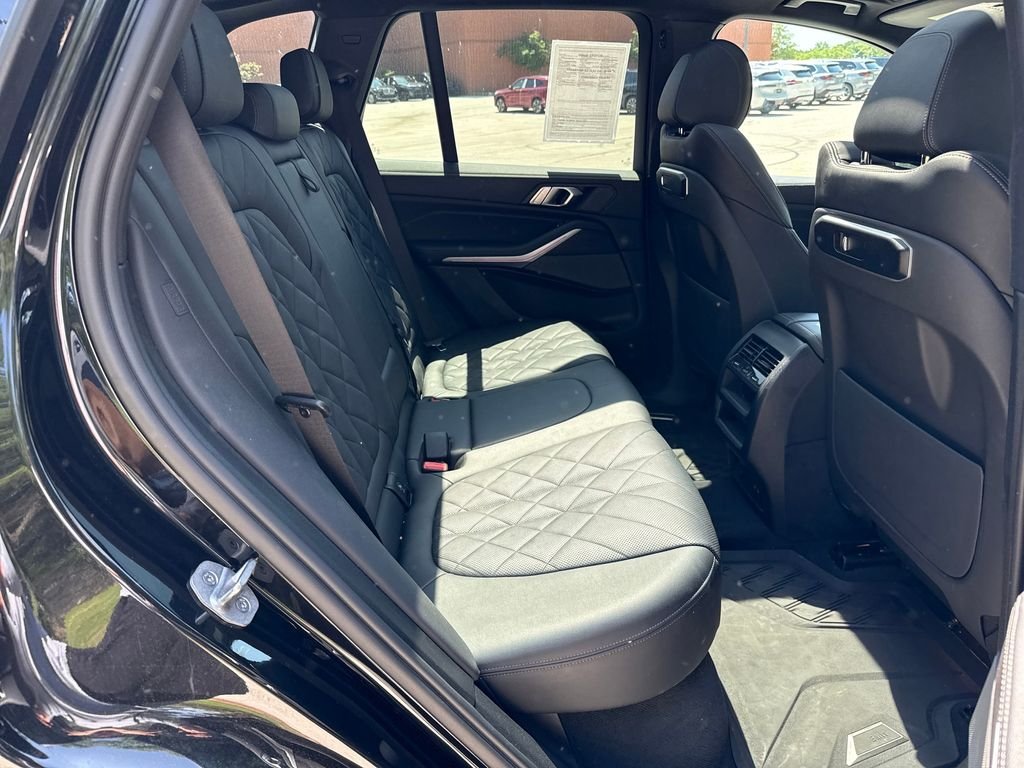 Used 2024 Black BMW xDrive40i image 30