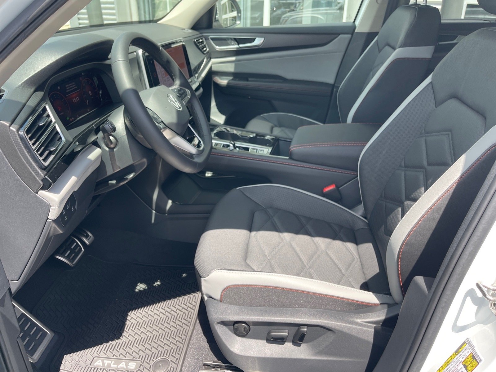 New 2026 Opal White Pearl Volkswagen Peak Edition 4Motion image 10