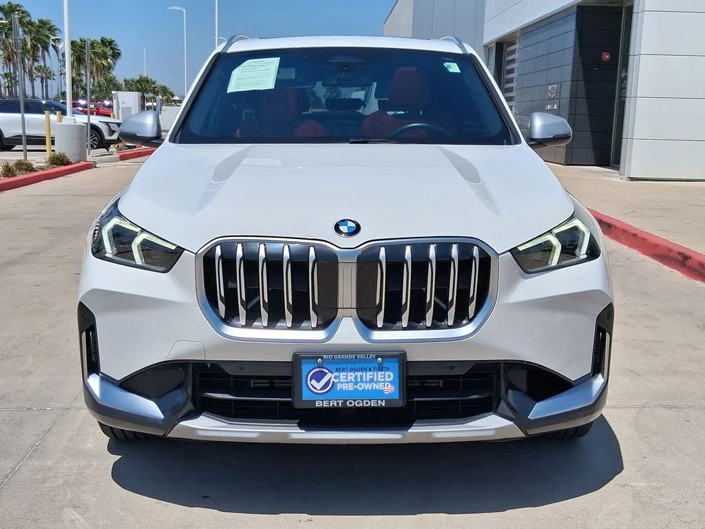 Used 2024 White BMW xDrive28i image 2