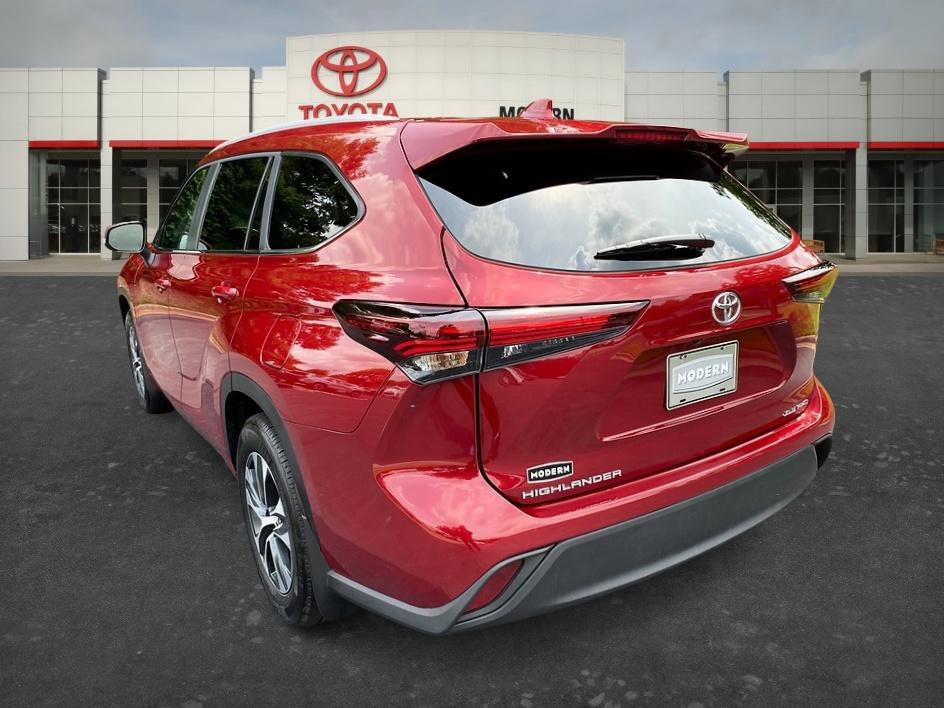 Used 2026 Ruby Flare Pearl Toyota XLE image 7