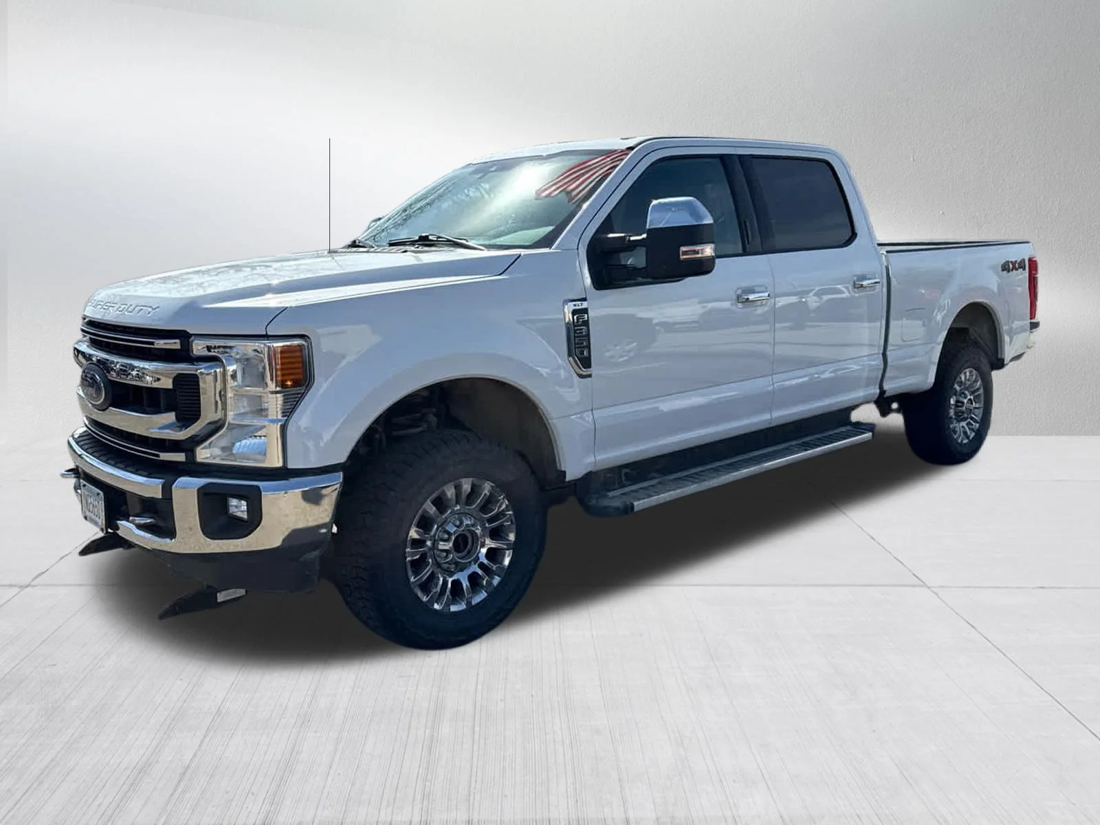 Used 2022 Oxford White Ford XLT image 3