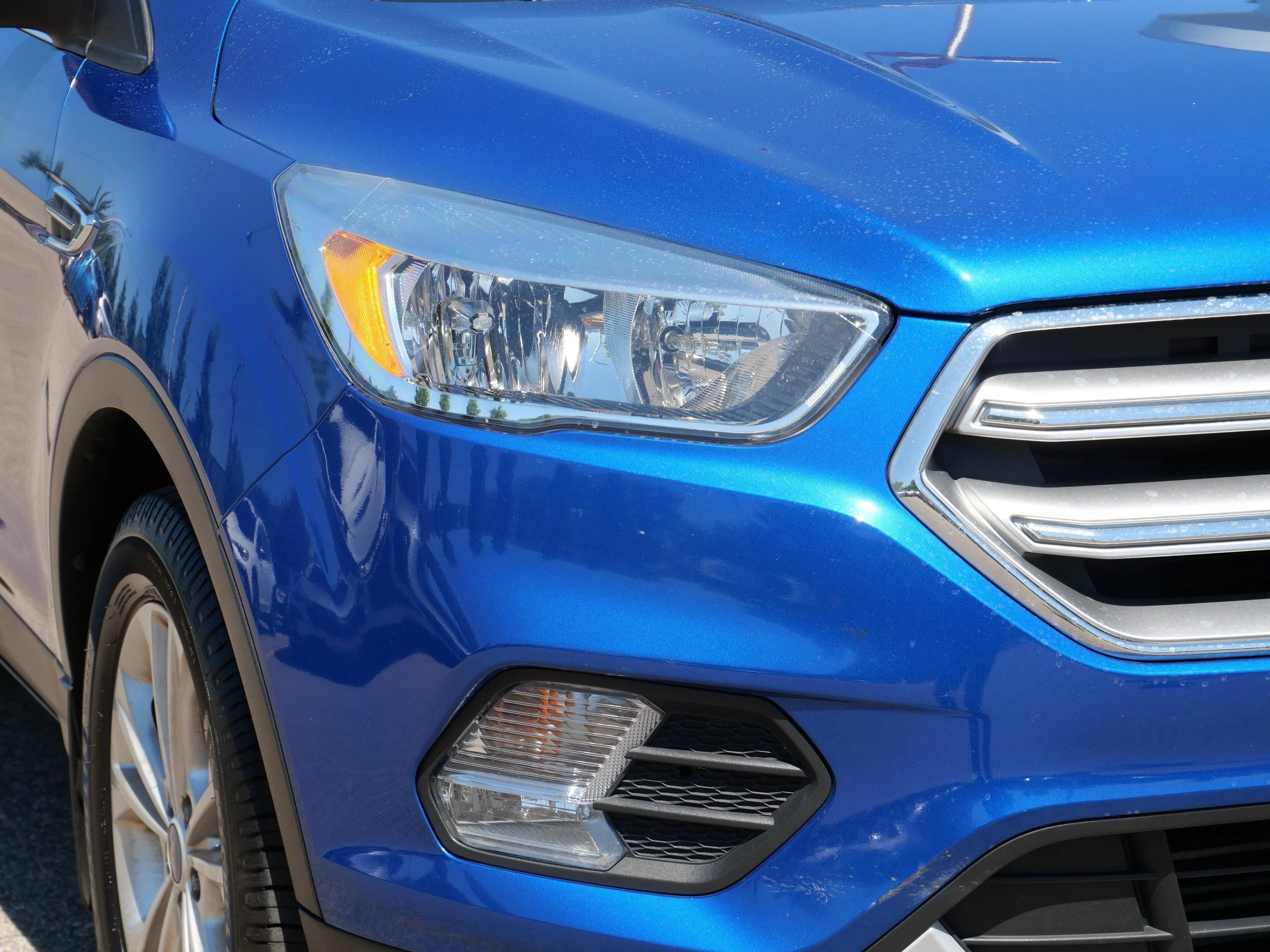 Used 2017 Lightning Blue Metallic Ford SE image 16