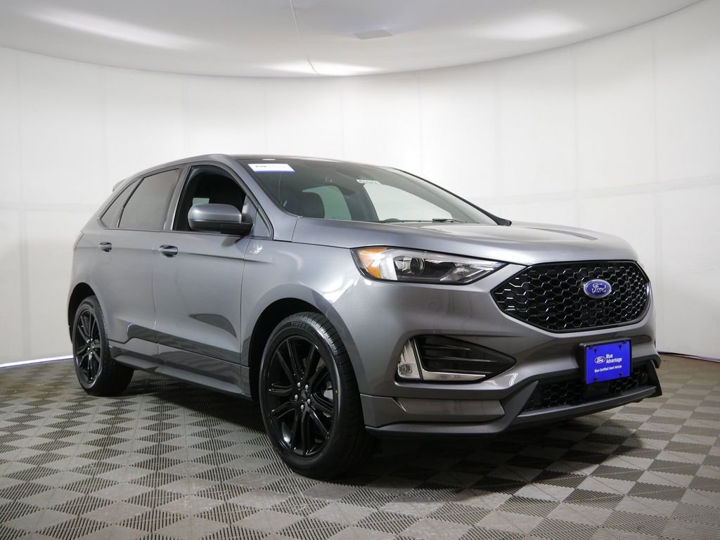 Used 2022 Gray Ford SEL image 1