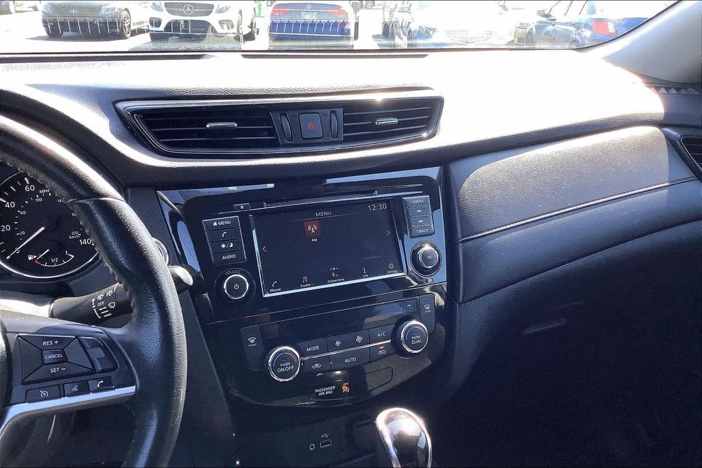 Used 2020 Gray Nissan SV image 5