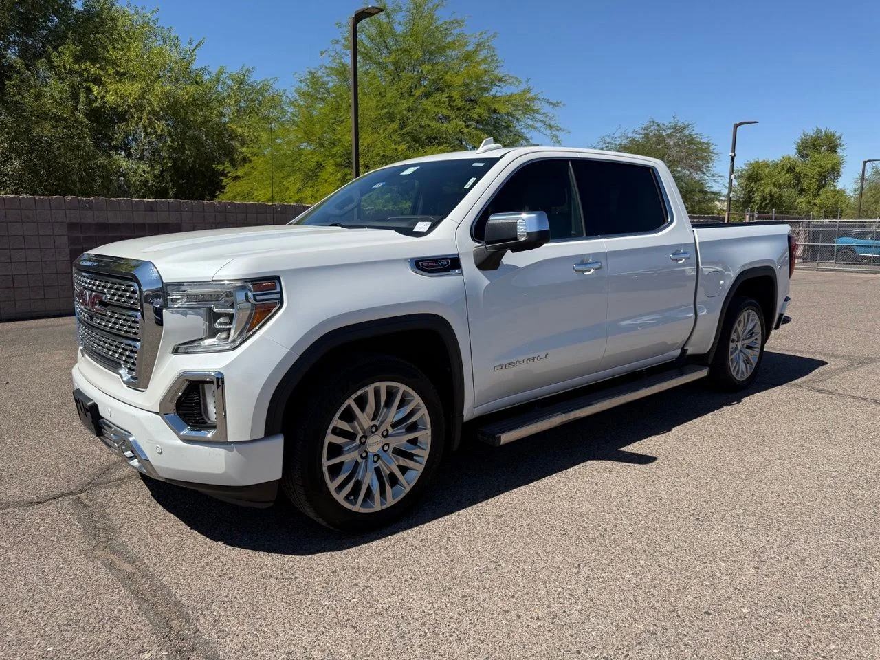 Used 2019 White Frost Tricoat GMC Denali image 1