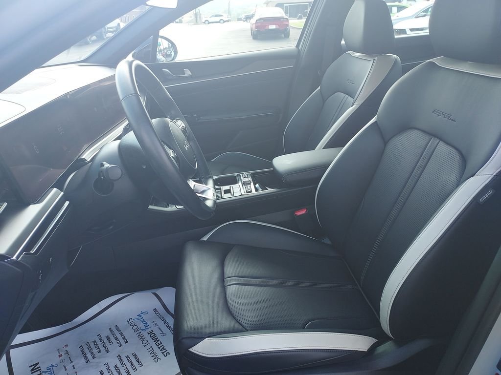 Used 2025 Gray Kia GT-Line image 9
